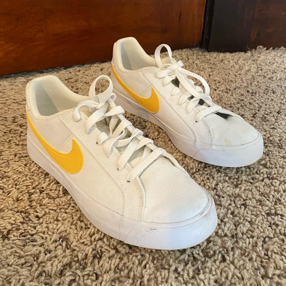 Nike Sneakers Size 7